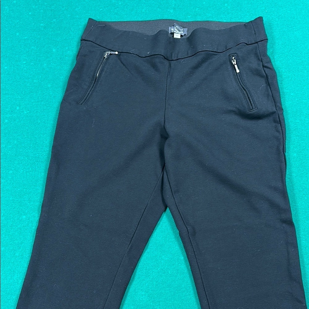 Woman's Black Pants - Picture 1 of 6